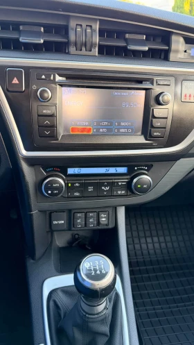 Toyota Auris 1.6 БЕНЗИН 129000км, снимка 13