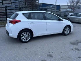 Toyota Auris 1.6 бензин, снимка 3