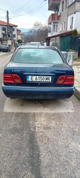 Mercedes-Benz E 250 - 1200 € / 2347.00 лв. - 14646004 2