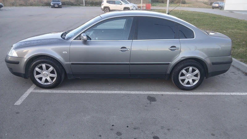 VW Passat 1.9 TDI, снимка 2 - Автомобили и джипове - 48392842