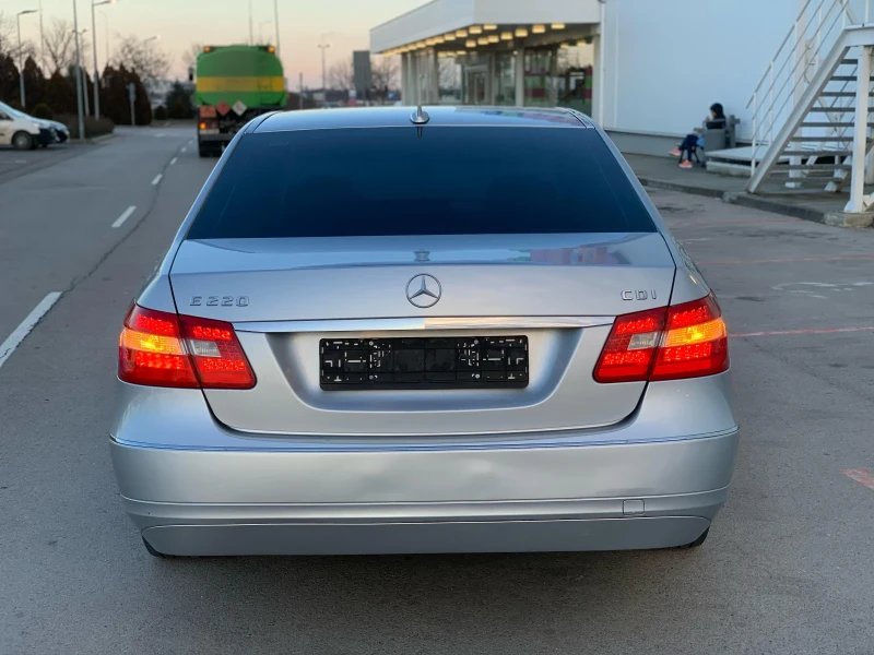 Mercedes-Benz E 220 2.2CDI W212, снимка 6 - Автомобили и джипове - 49186558