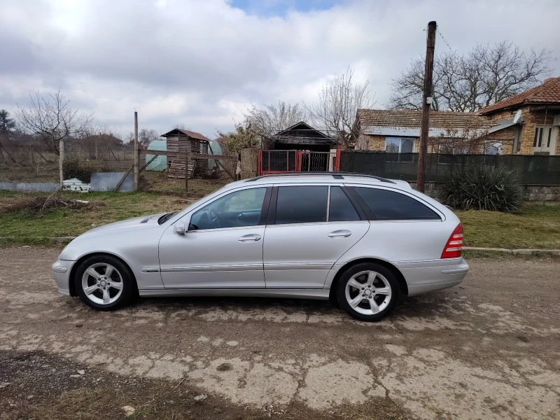 Mercedes-Benz C 220 W203, снимка 6 - Автомобили и джипове - 49342367