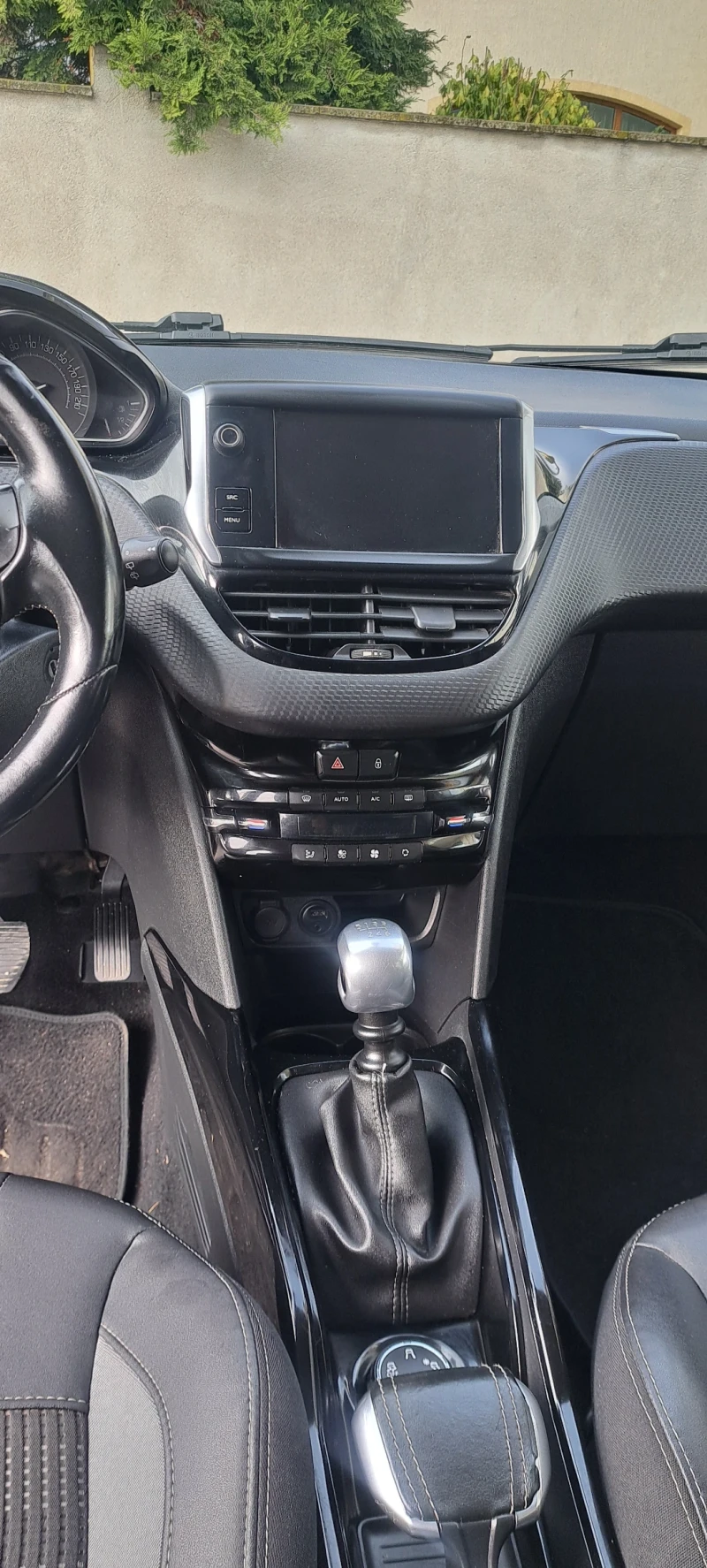 Peugeot 2008 1.6HDI, снимка 11 - Автомобили и джипове - 52536120