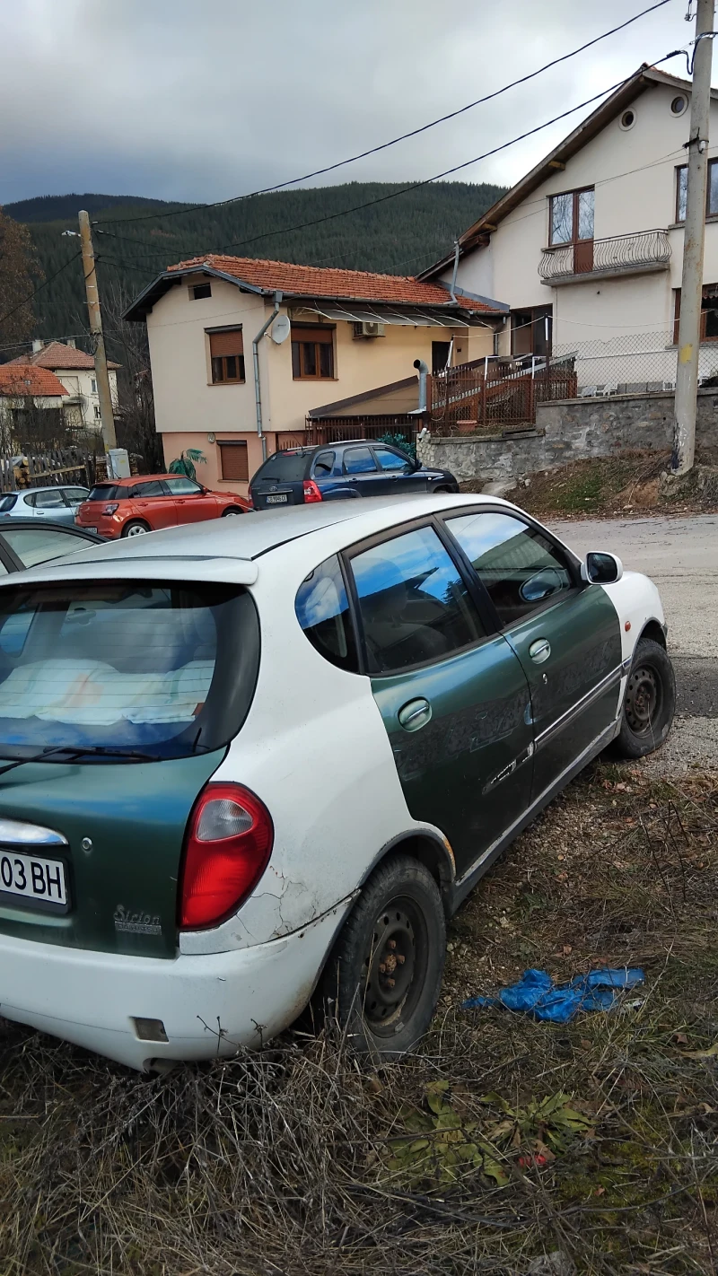 Daihatsu Sirion 1.0 4x4 , снимка 5 - Автомобили и джипове - 52946492
