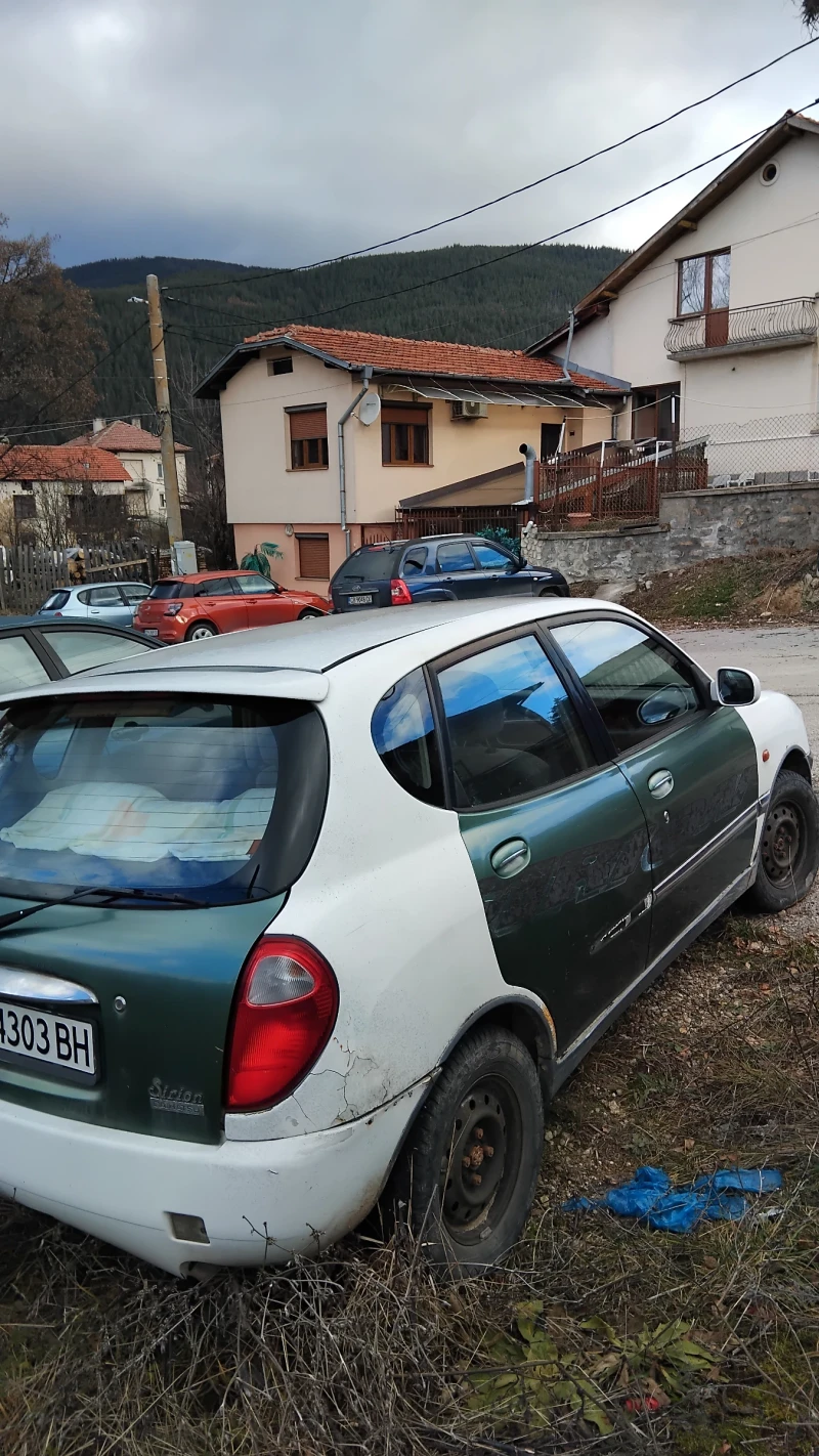 Daihatsu Sirion 1.0 4x4 , снимка 4 - Автомобили и джипове - 52946492