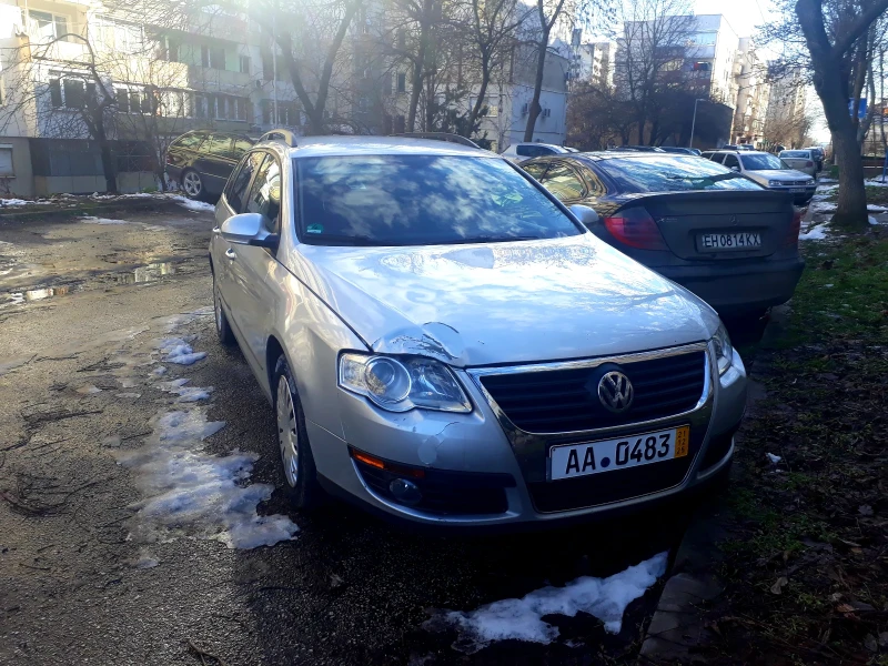 VW Passat 1.6 FSI, снимка 2 - Автомобили и джипове - 53106914
