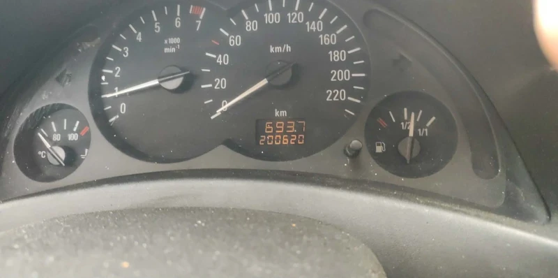 Opel Corsa 1.2 бензин , 75коня , снимка 7 - Автомобили и джипове - 53393376