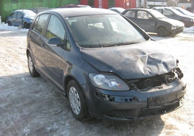 VW Golf 1.9,2.0.1.6i-4X4, снимка 11 - Автомобили и джипове - 488897