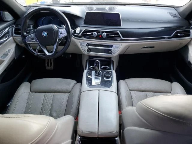 BMW 750 XI M PACK* PANO* ОБДУХВАНЕ* МАСАЖ* HEAD UP* , снимка 7 - Автомобили и джипове - 48479327