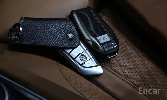 BMW 740 D Xdrive Design Pure Excellence Дистроник HUD , снимка 16 - Автомобили и джипове - 55827163