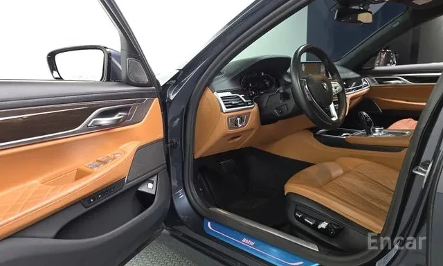 BMW 740 D Xdrive Design Pure Excellence Дистроник HUD , снимка 5 - Автомобили и джипове - 55827163