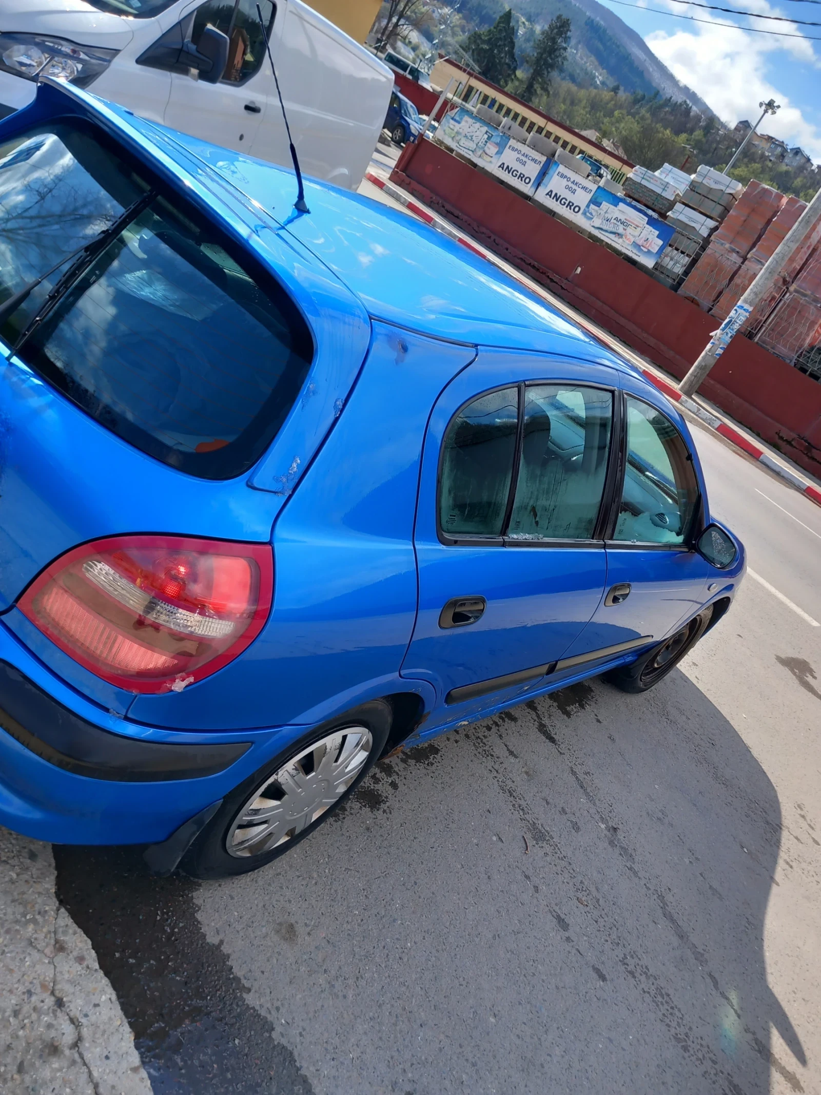 Nissan Almera 1.8 16v - изображение 3