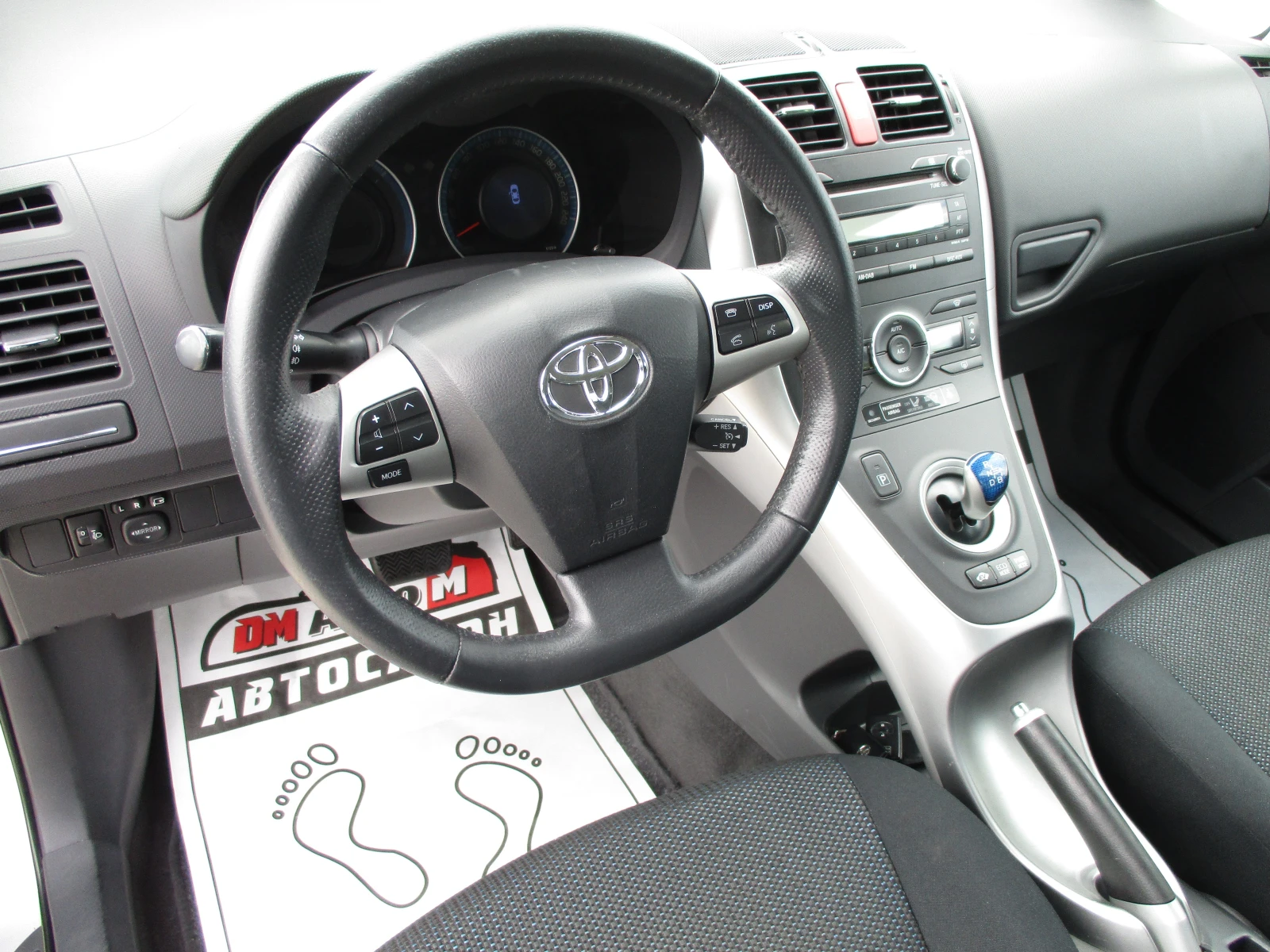 Toyota Auris 1.8/БЕНЗИН-ХИБРИД/99кс./КАТО НОВА - изображение 10