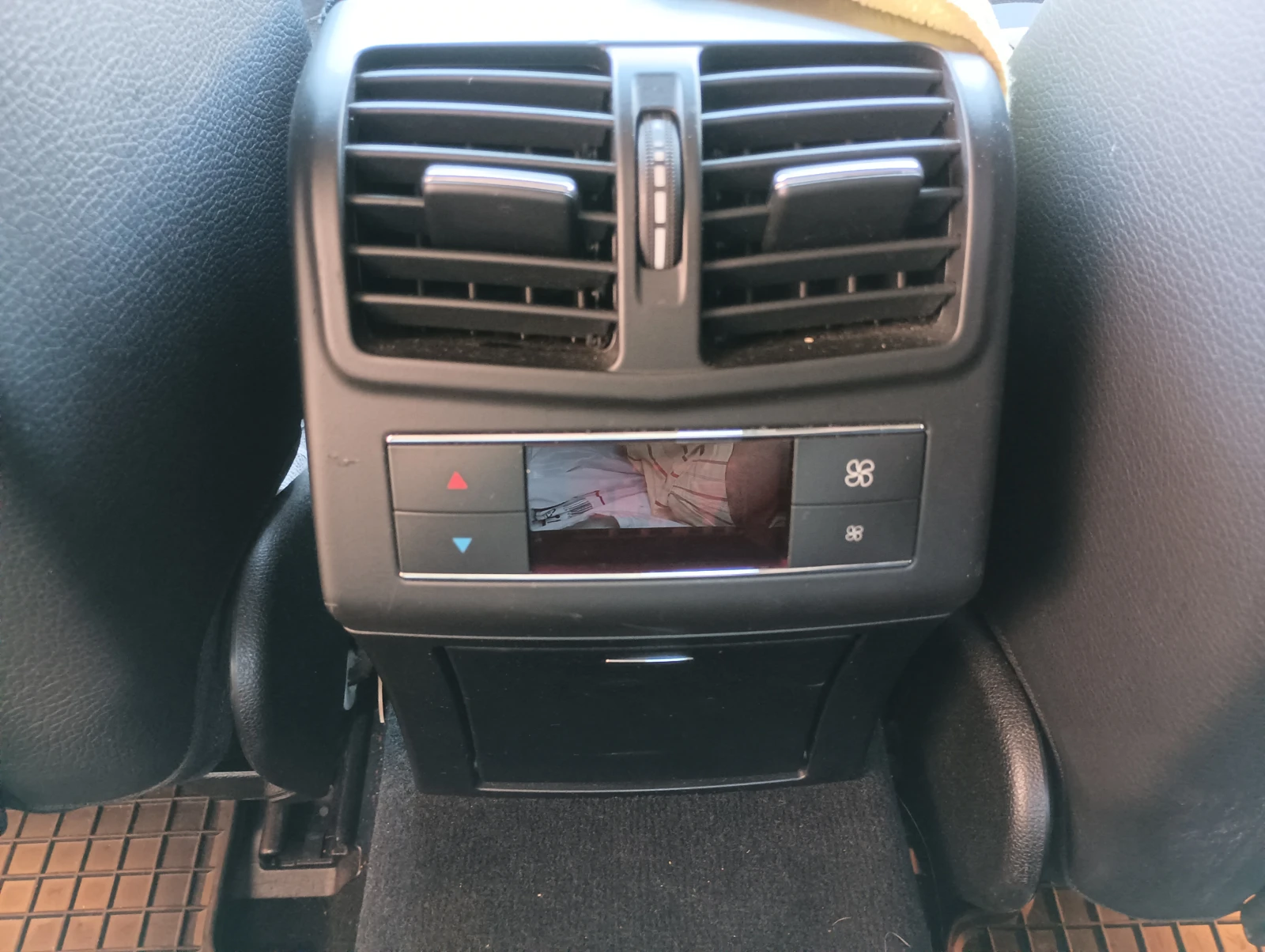 Mercedes-Benz E 500  - изображение 9