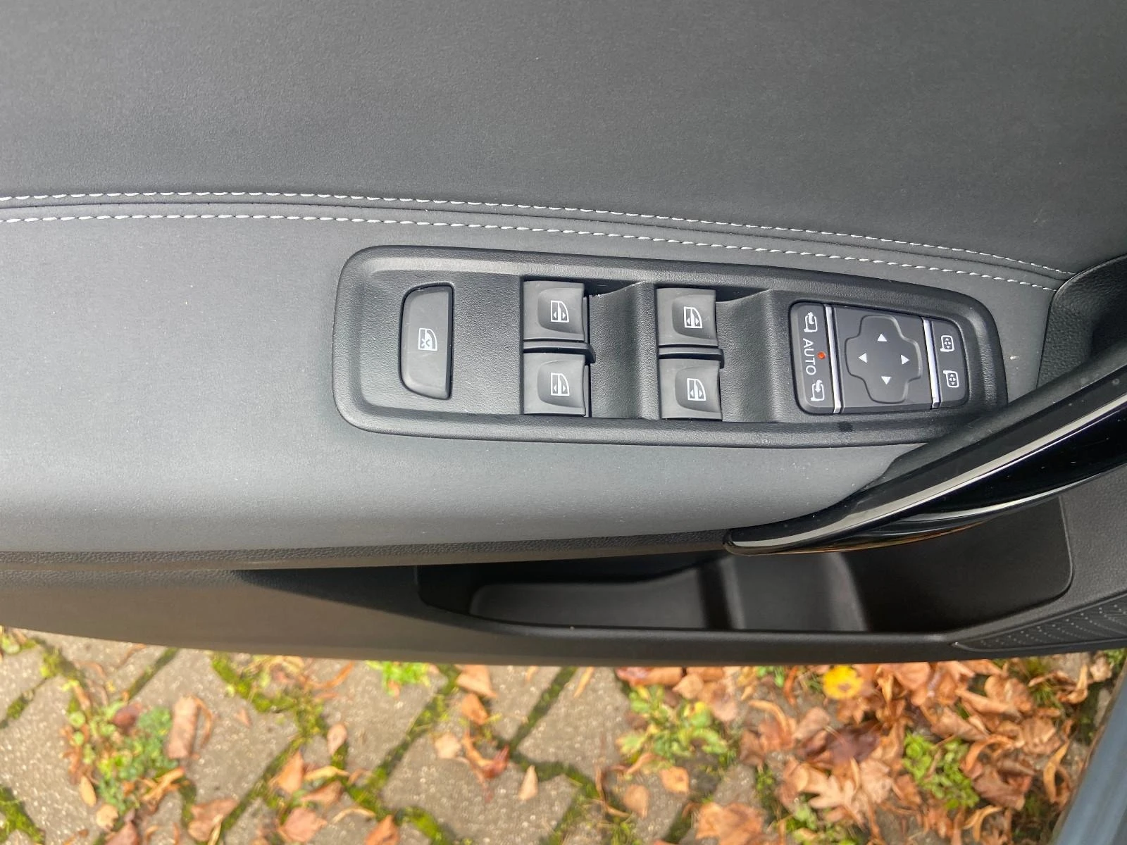 Mercedes-Benz T-класа EQT 200/LED/CAMERA/MBUX NAVI/KEYLESS/ - изображение 7