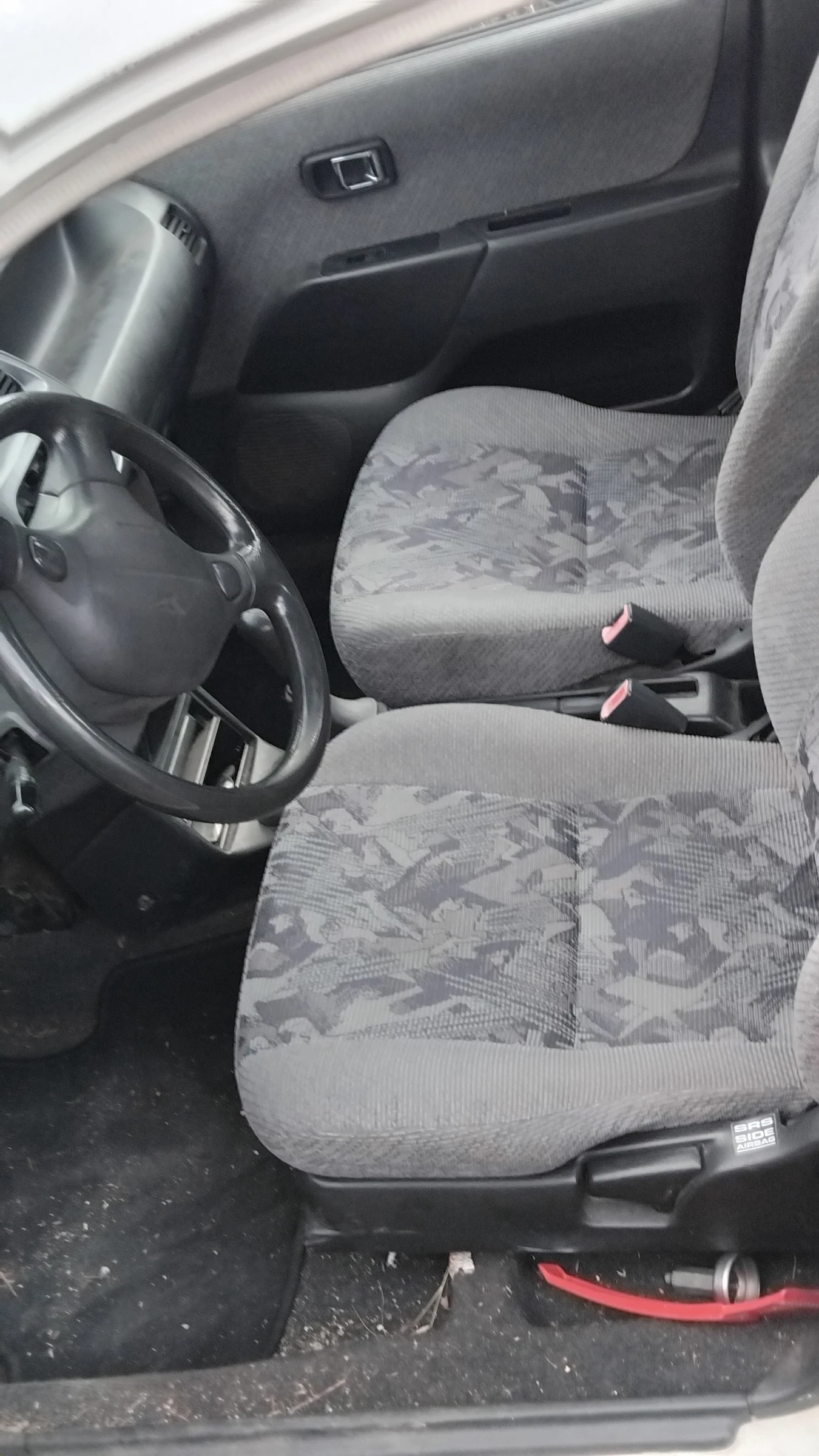 Daihatsu Sirion 1.0 4x4  - изображение 10