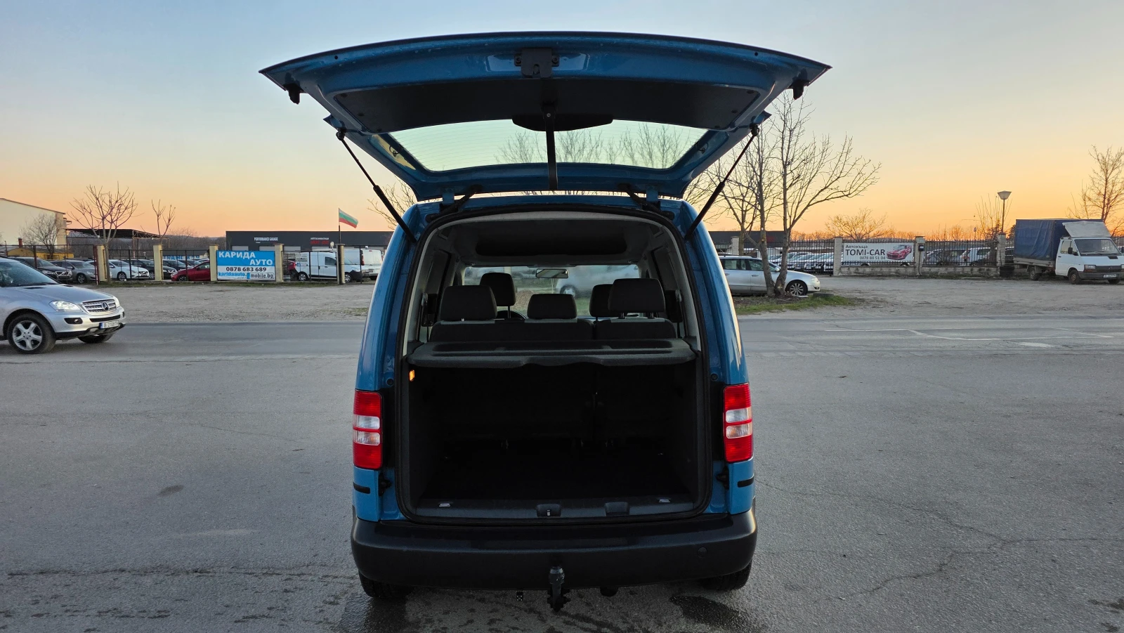 VW Caddy УНИКАЛЕН ВАН, снимка 12 - Автомобили и джипове - 53773689