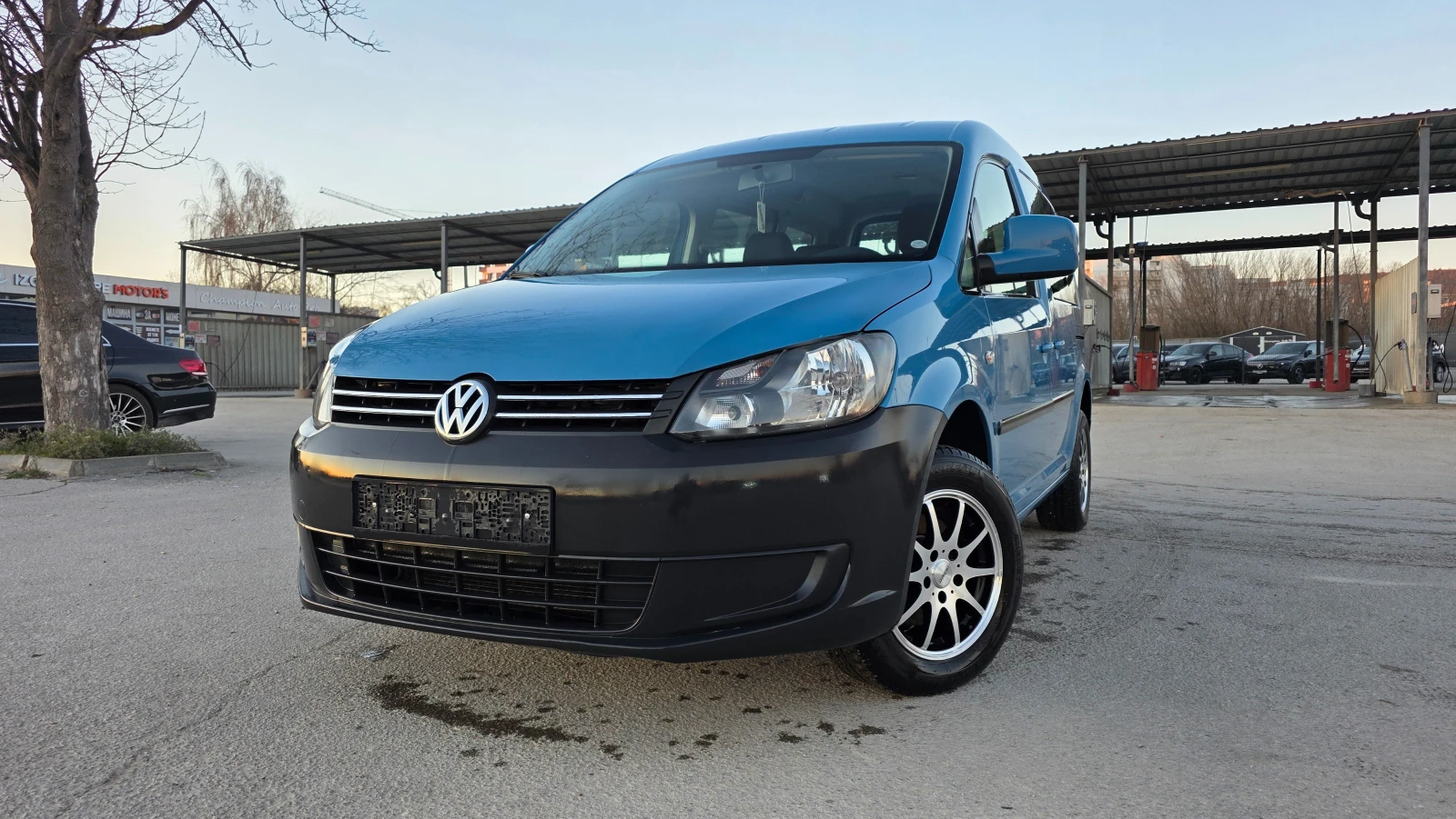 VW Caddy УНИКАЛЕН ВАН