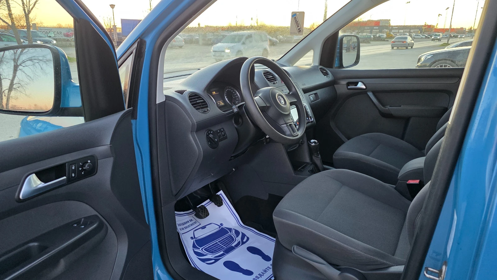 VW Caddy УНИКАЛЕН ВАН, снимка 10 - Автомобили и джипове - 53773689