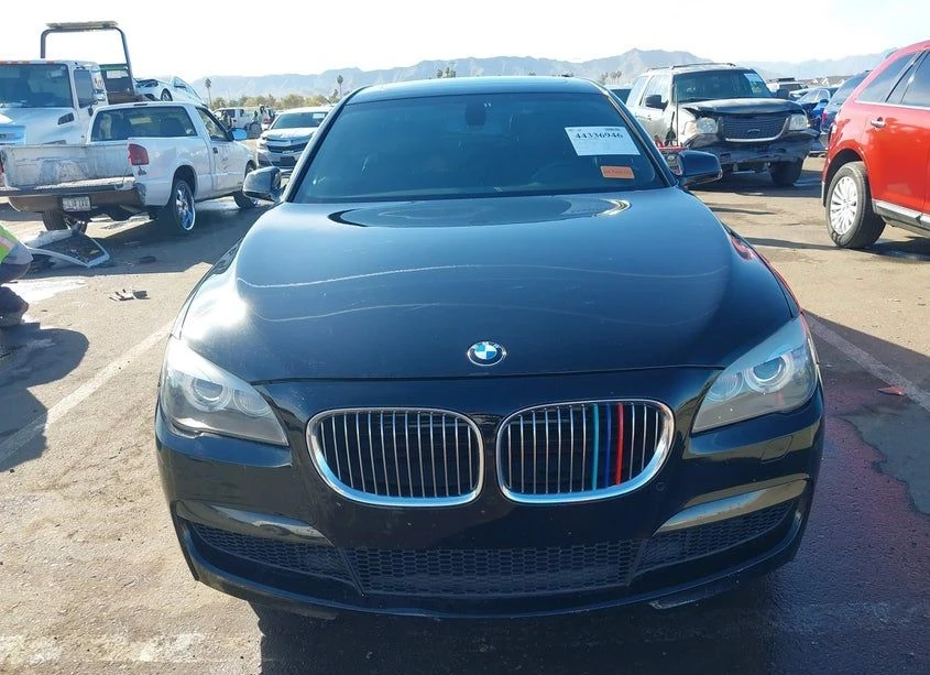 BMW 750, снимка 12 - Автомобили и джипове - 53774299