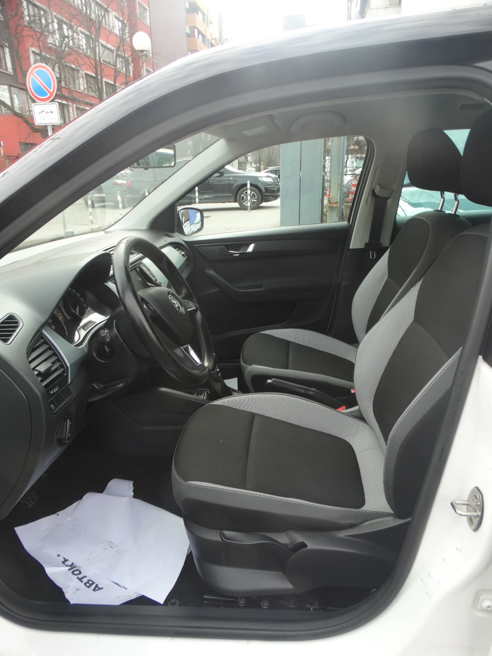 Skoda Fabia 1.4 TDI EURO 6B, снимка 10 - Автомобили и джипове - 53815709