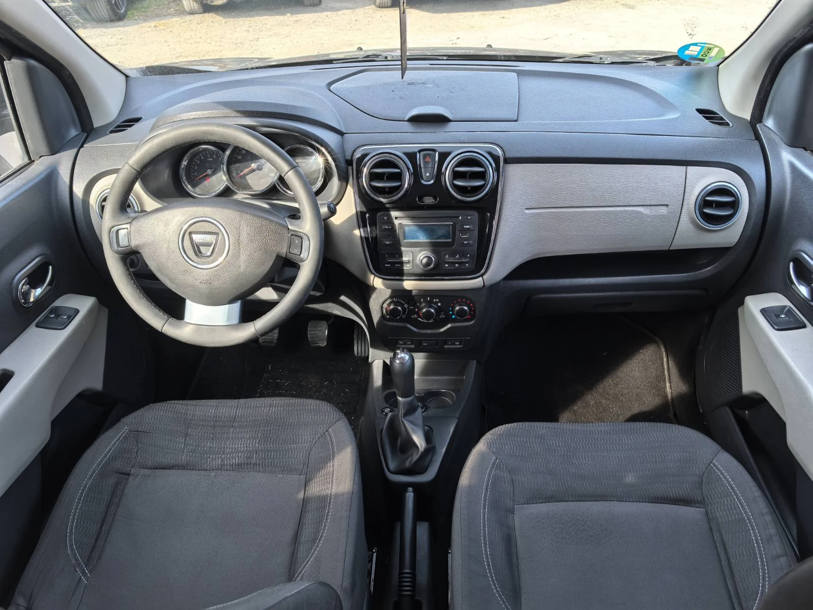 Dacia Lodgy 1.6 ГАЗ КЛИМАТИК!, снимка 7 - Автомобили и джипове - 53981456