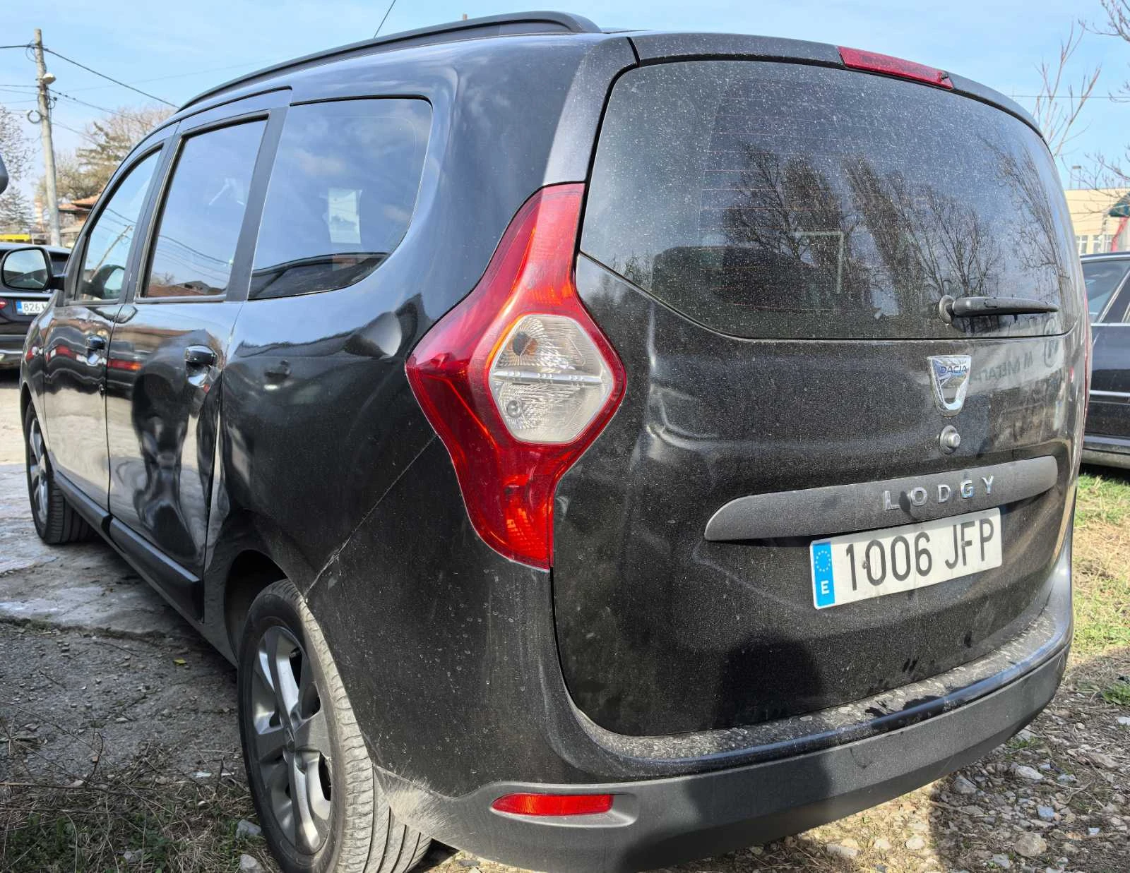 Dacia Lodgy 1.6 ГАЗ КЛИМАТИК!, снимка 4 - Автомобили и джипове - 53981456