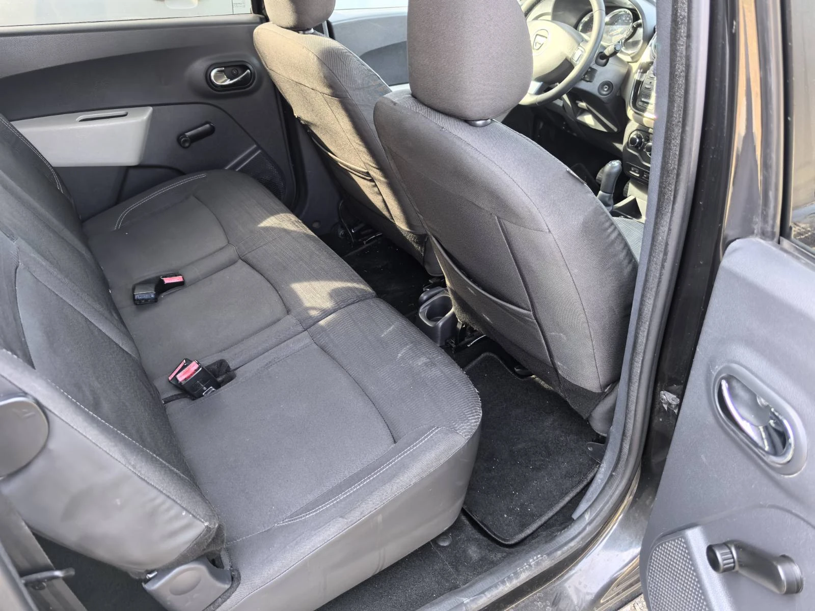 Dacia Lodgy 1.6 ГАЗ КЛИМАТИК!, снимка 5 - Автомобили и джипове - 53981456