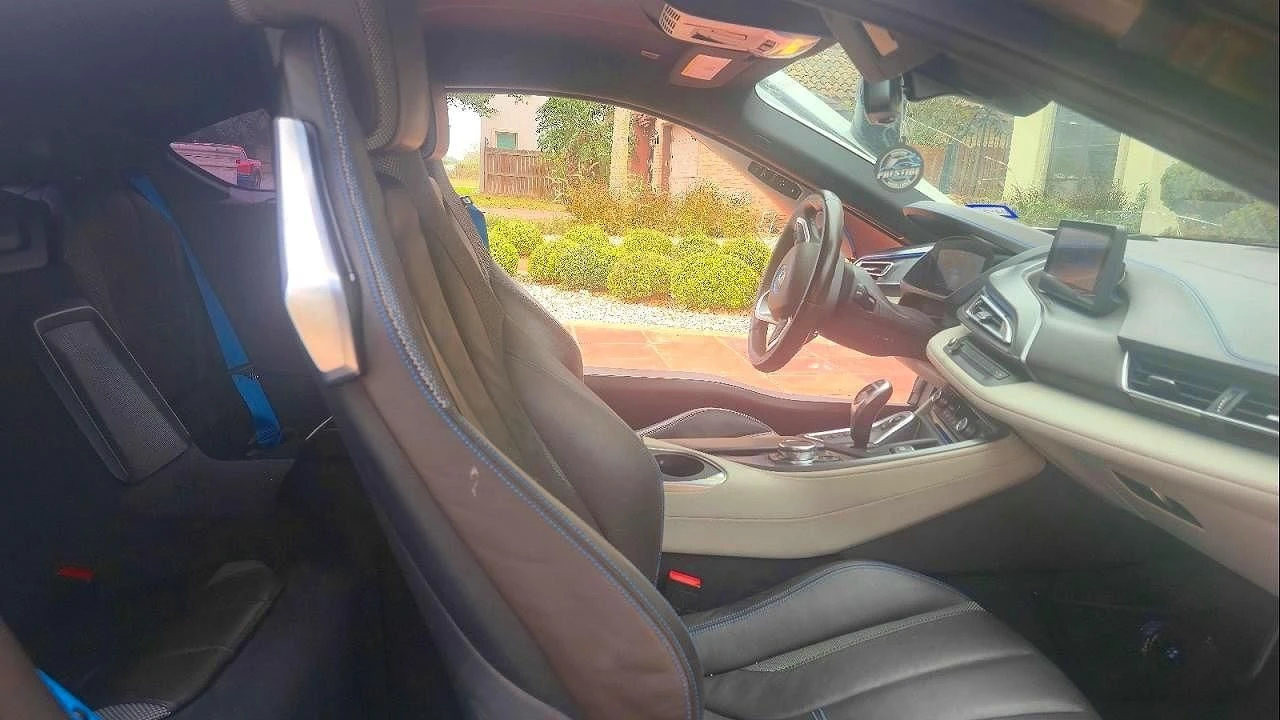 BMW i8, снимка 5 - Автомобили и джипове - 54060504