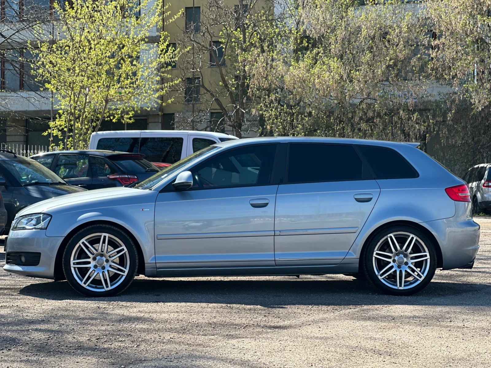 Audi A3 2.0TFSI, снимка 2 - Автомобили и джипове - 54241198