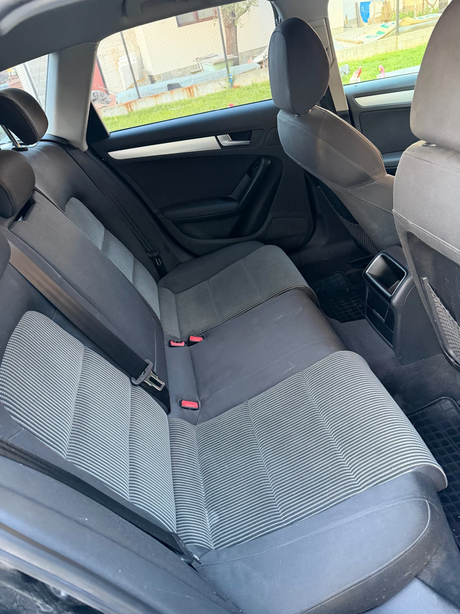 Audi A4 B8 143кс 2.0 TDI, снимка 13 - Автомобили и джипове - 54426940