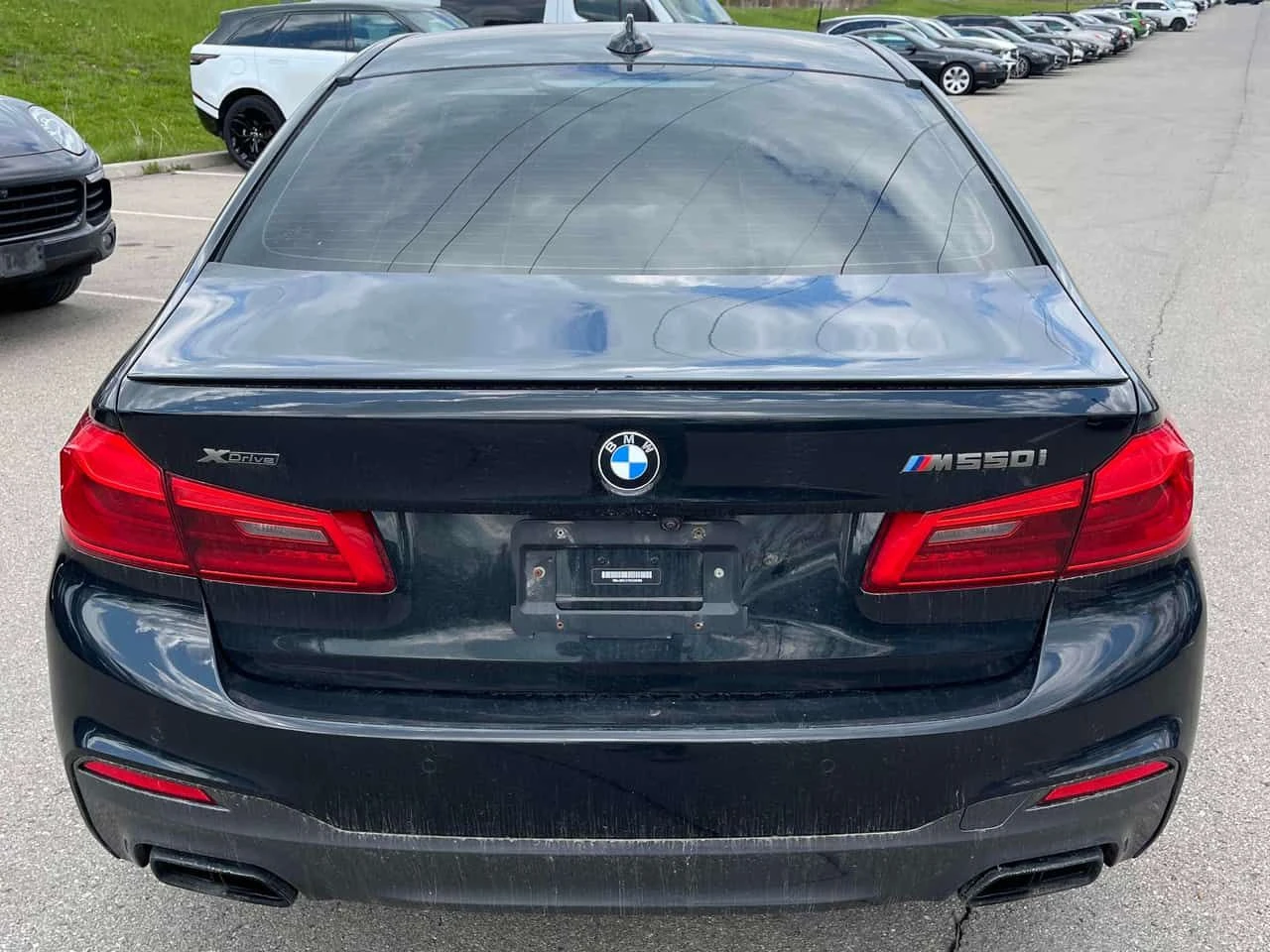 BMW 550 xDrive/ШИБИДАХ/HEAD-UP DISPLAY/ДИСТРОНИК/360, снимка 5 - Автомобили и джипове - 54528496