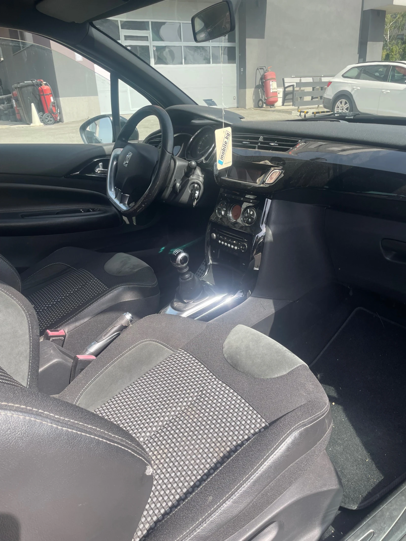 Citroen DS3, снимка 9 - Автомобили и джипове - 55852566