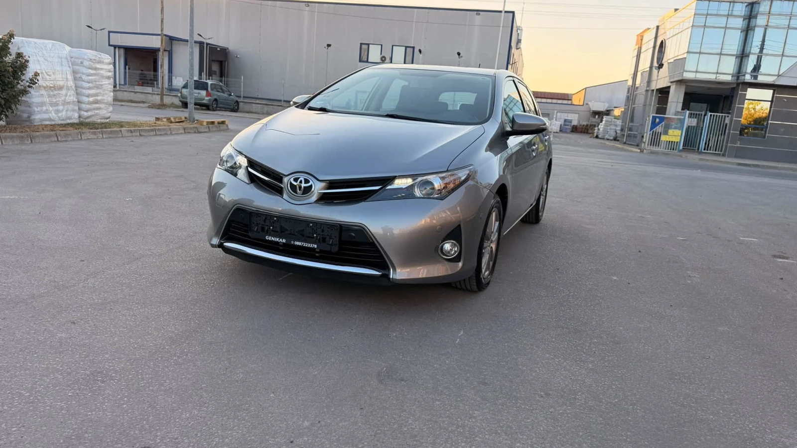 Toyota Auris 1.6 БЕНЗИН 129000км