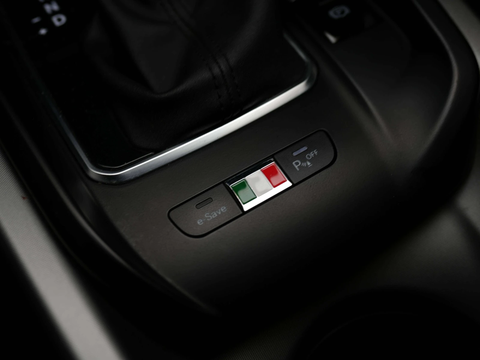 Alfa Romeo Tonale Veloce AWD | Grigio Ascari Metallic, снимка 14 - Автомобили и джипове - 56116855