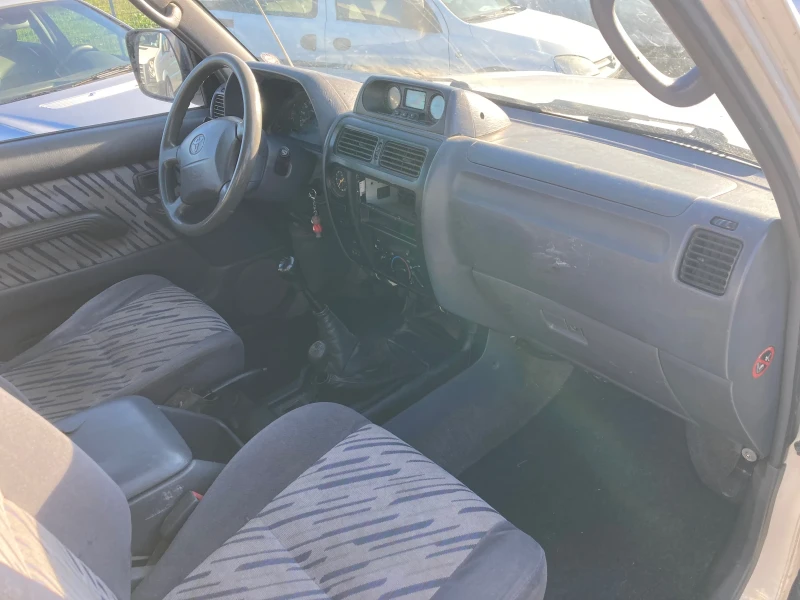 Toyota Land cruiser 3.0 TD, снимка 6 - Автомобили и джипове - 52456338