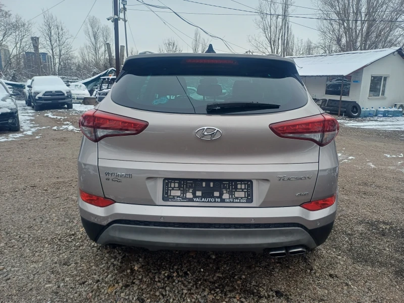 Hyundai Tucson 1.6 i FULL PANORAMA, снимка 6 - Автомобили и джипове - 52827185