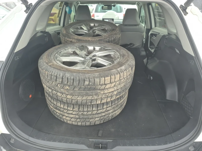 Toyota Rav4 2.5* HYBRID, снимка 10 - Автомобили и джипове - 52850685