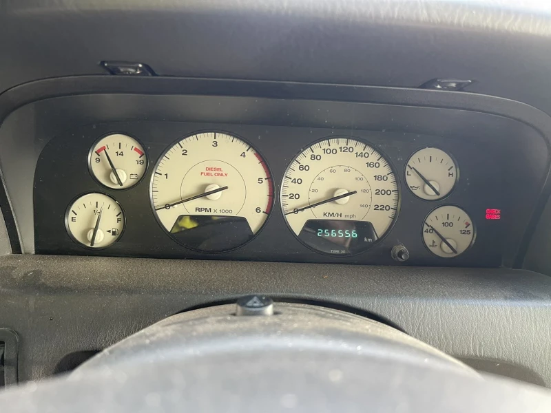 Jeep Grand cherokee 2.5 дизел, снимка 11 - Автомобили и джипове - 53044666