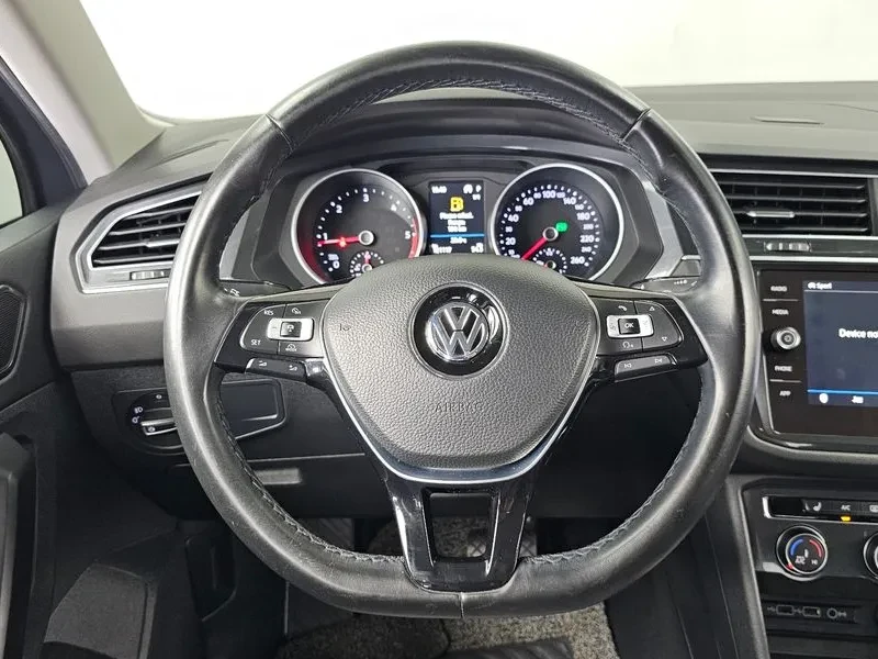 VW Tiguan 20 TDI, снимка 13 - Автомобили и джипове - 55560249