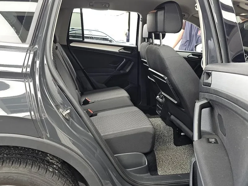 VW Tiguan 20 TDI, снимка 12 - Автомобили и джипове - 55560249