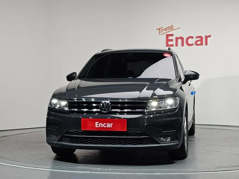 VW Tiguan 20 TDI, снимка 3 - Автомобили и джипове - 55560249
