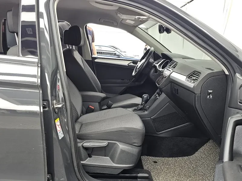 VW Tiguan 20 TDI, снимка 11 - Автомобили и джипове - 55560249