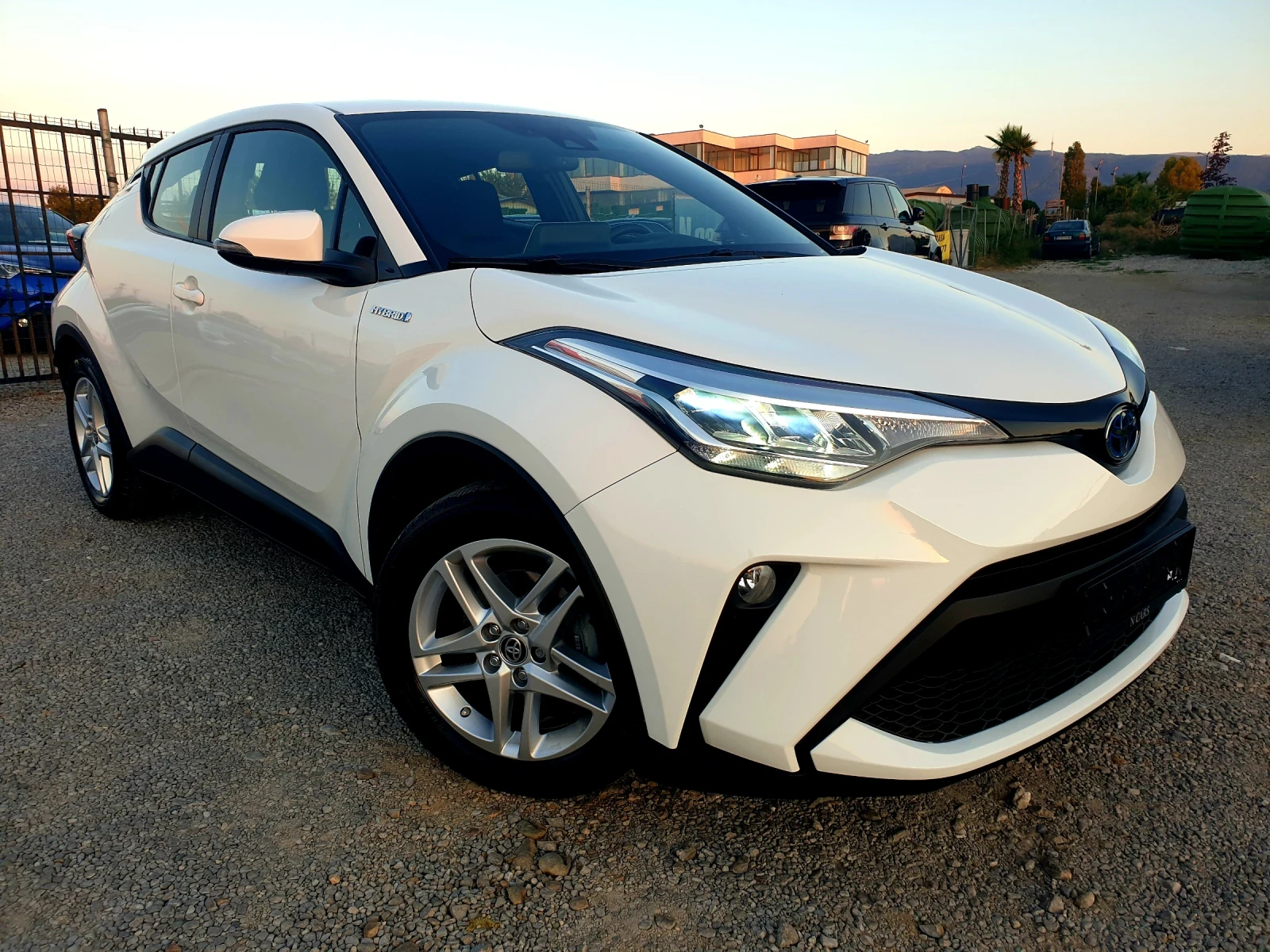 Toyota C-HR 2, 0 / 184 кс / 50 560 км / ФРАНЦИЯ/ГАРАНЦИЯ  - изображение 3