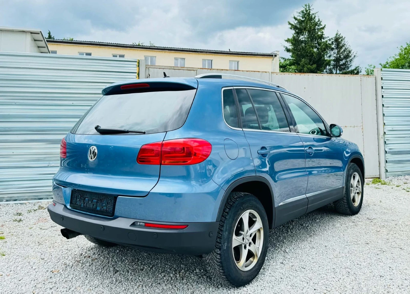 VW Tiguan 4X4* LIFE, снимка 7 - Автомобили и джипове - 54782395