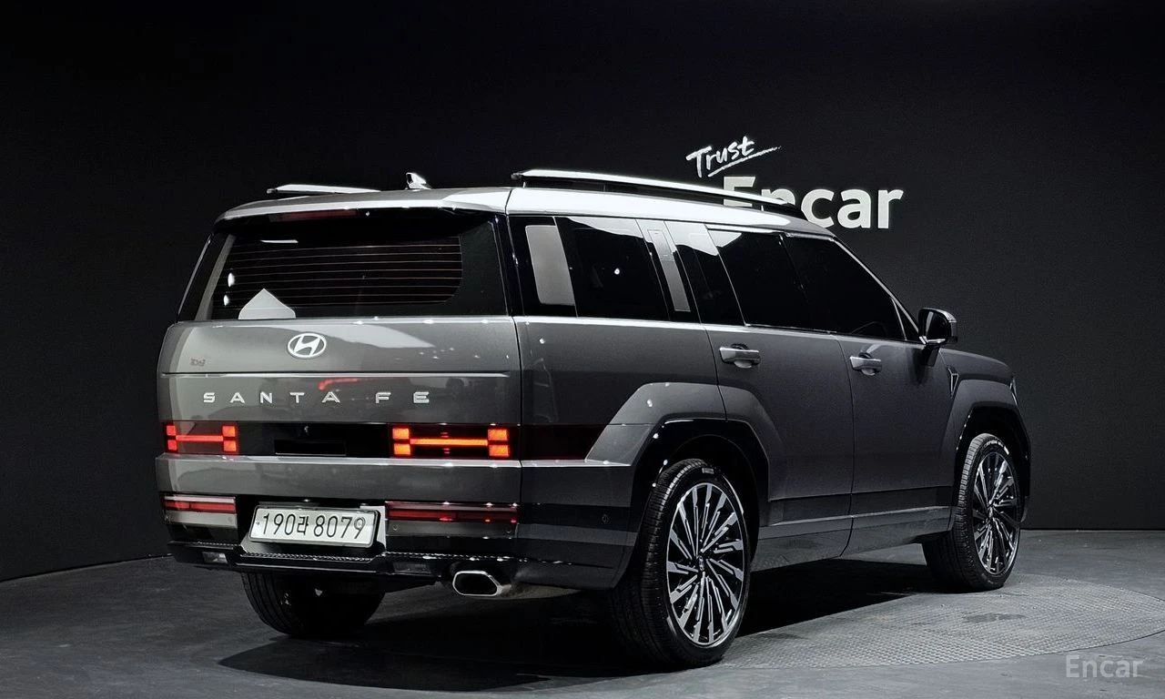 Hyundai Santa fe 2.5T* CALIGRAPHY* ОБДУХВАНЕ* ДИСТРОНИК* МАСАЖ* 360, снимка 2 - Автомобили и джипове - 54919226