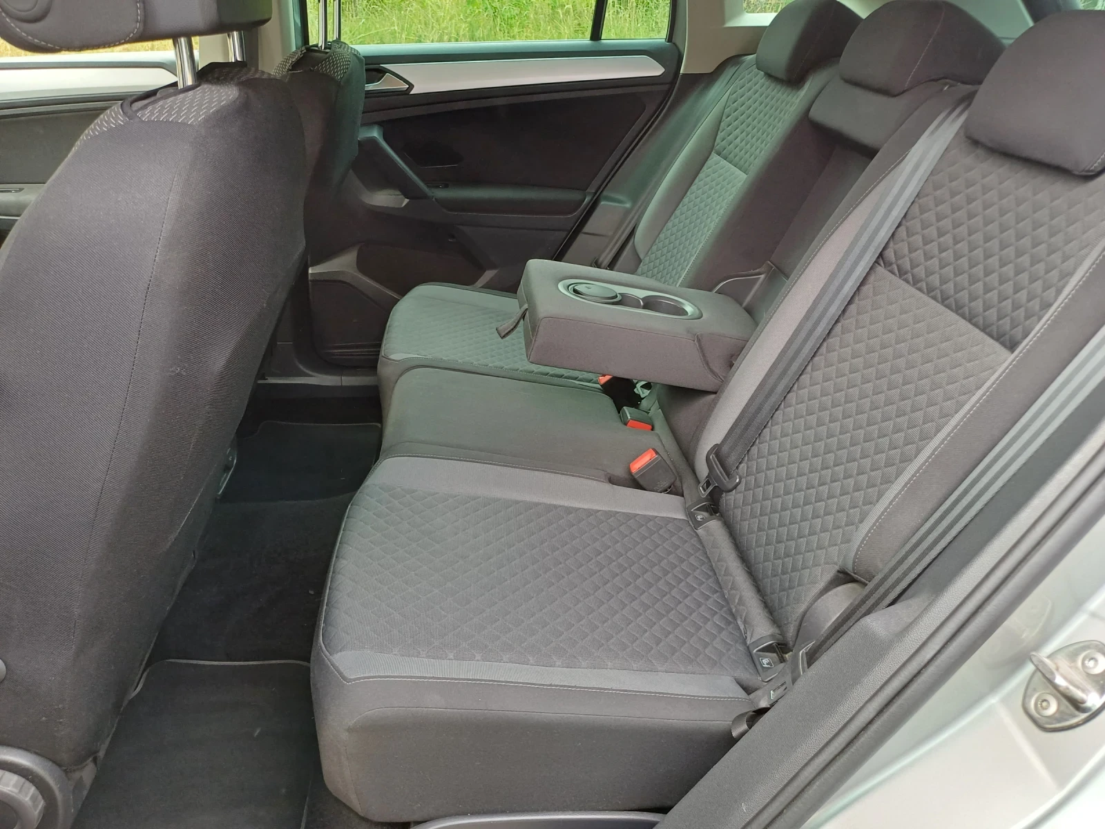 VW Tiguan 2.0 TDI BLUEMOTION TECHNOLOGY , снимка 15 - Автомобили и джипове - 54940154