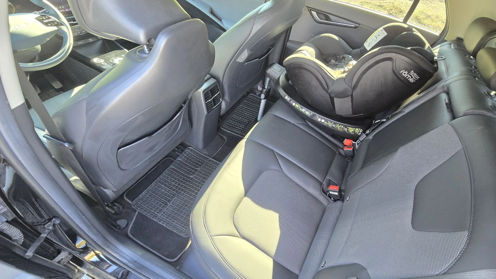 Kia Niro, снимка 8 - Автомобили и джипове - 55236495