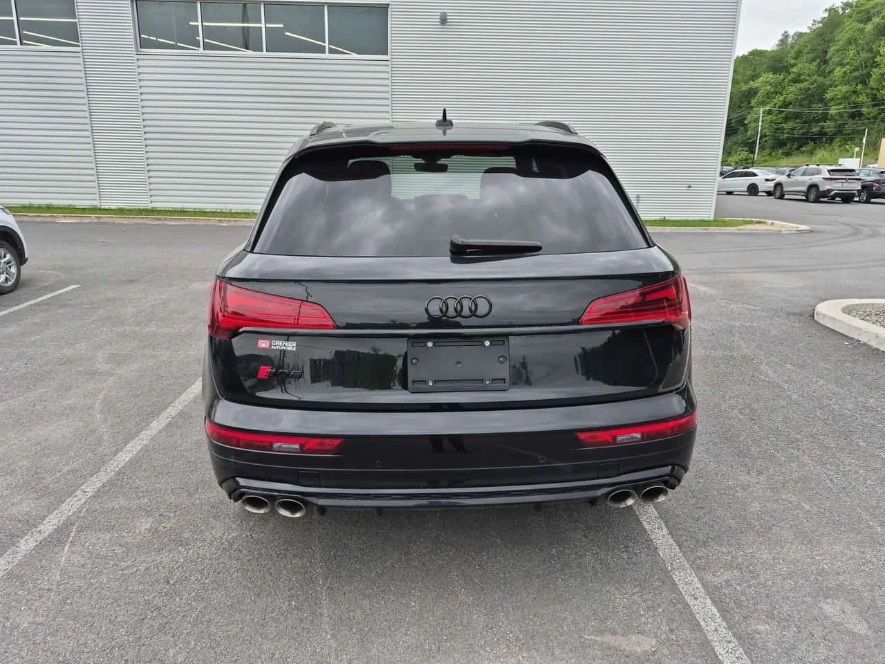 Audi SQ5 Progressiv / ЧЕРВЕН САЛОН / DISTRONIC / АВТОКРЕДИТ, снимка 4 - Автомобили и джипове - 55507513