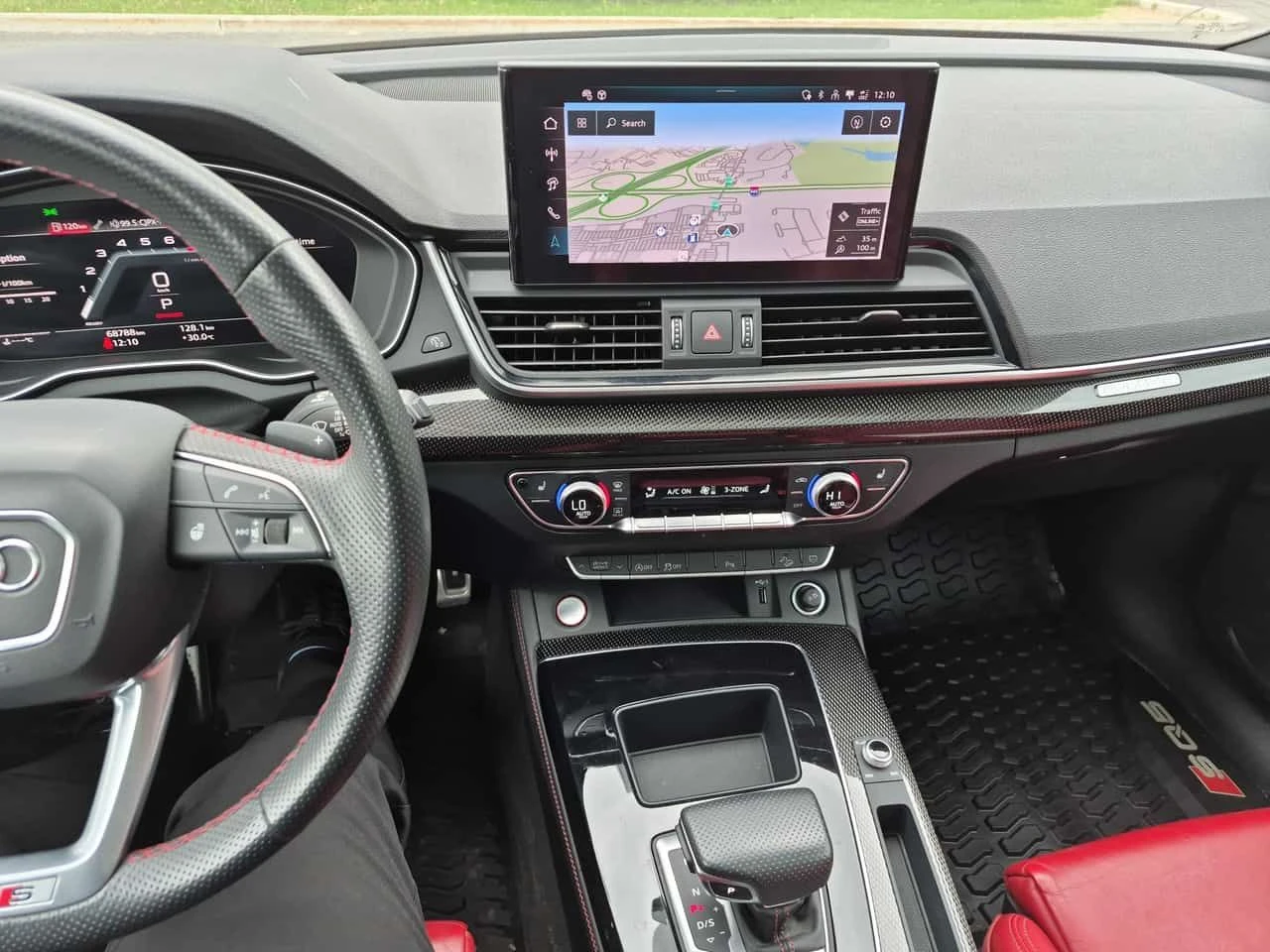 Audi SQ5 Progressiv / ЧЕРВЕН САЛОН / DISTRONIC / АВТОКРЕДИТ, снимка 9 - Автомобили и джипове - 55507513